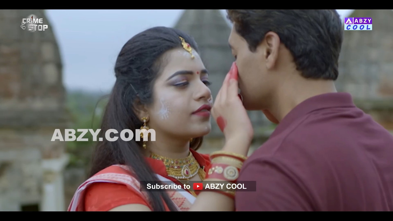 Sexy serial actress naveladn boobs in white and red saree  from crime series.mp4_snapshot_00.18.617