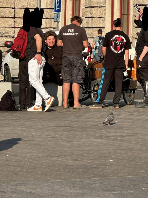 photo_5764980391076281465_y