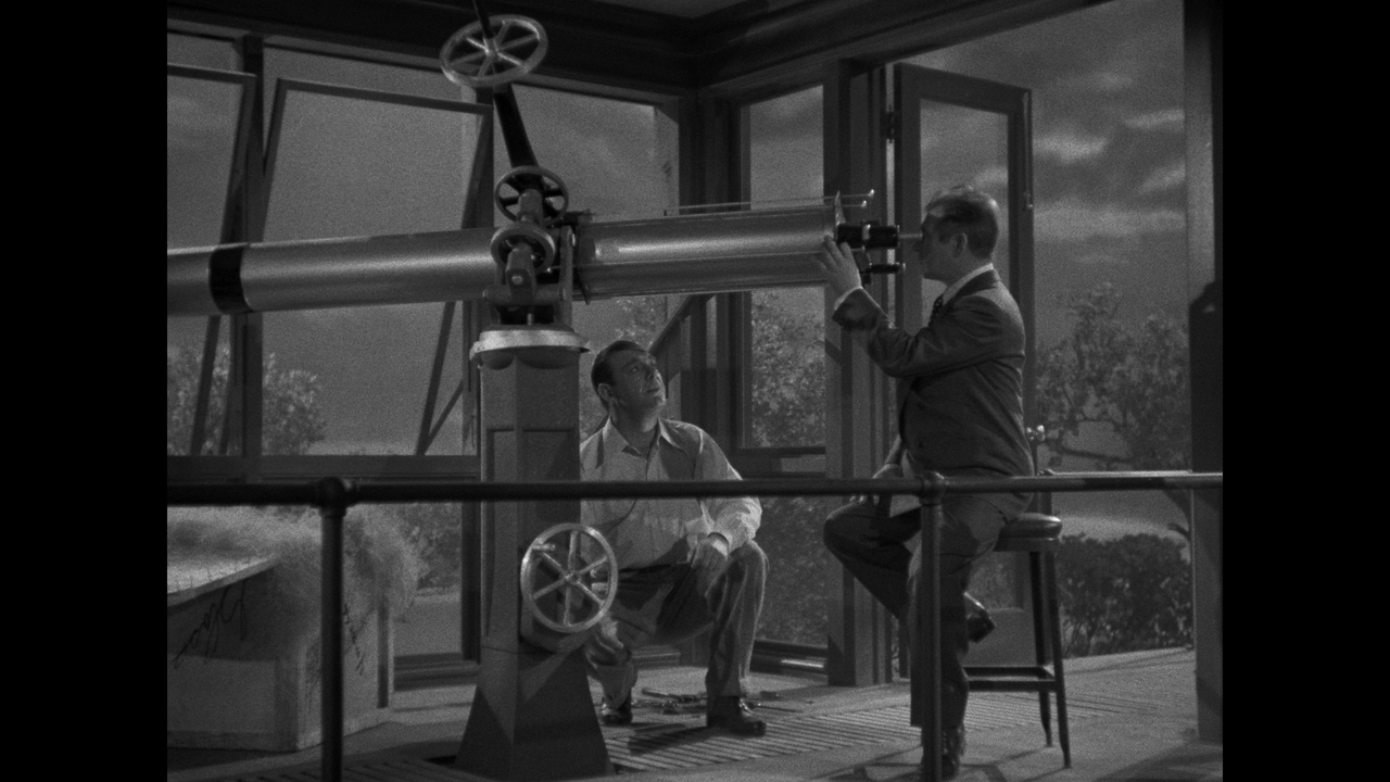 mpv shot The Wolf Man 1941 2160p UHD BDRemux HDR HEVC Neciporuk 00 05 23 0003