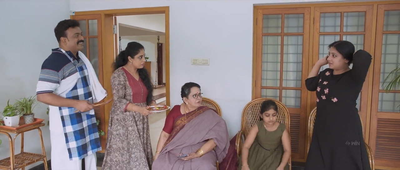 Santhosham 2023 WebRip [Telugu + Malayalam] 480p 720p ESub Screenshot