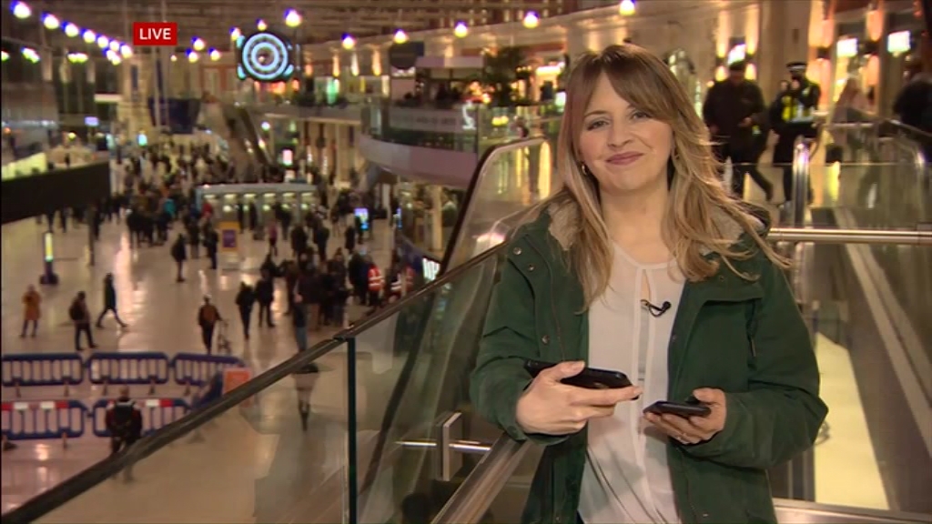 BBC London News_20220218_18301900.ts_snapshot_14.58.692