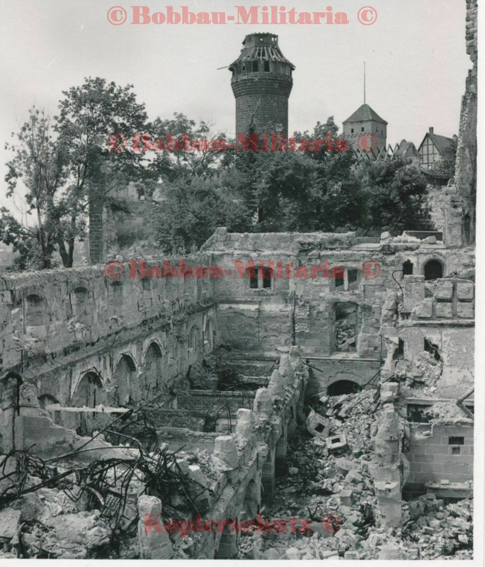 Foto Nürnberg 1945 zerstörte Kaiserburg Haus Ruinen combat Bomben Angriff5
