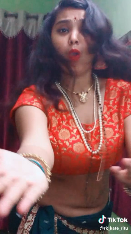 marathi girl sexy belly and navel.mp4_snapshot_00.11.652