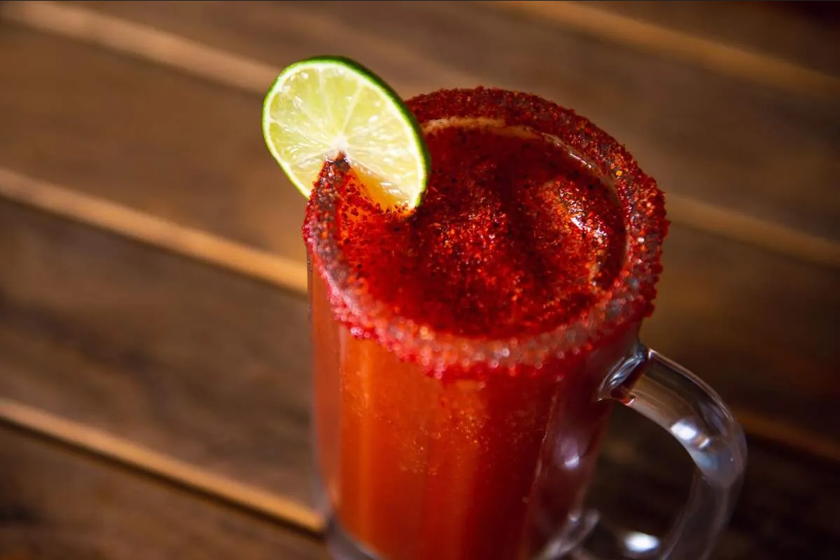 ¿Qué bebida preparar para el Día del Padre? Haz una deliciosa michelada
