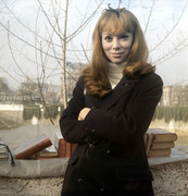 mireille-darc-b80