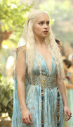 emilia-clarke-game-of-thrones-24
