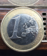 1 euro España 2011 falta parte de Italia  577-F4-E2-E-DD50-415-E-AADE-D41-BA12-A3-A58