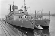 https://i.postimg.cc/V01mY6s2/HMS-Sheffield-D-80-4-1975.jpg