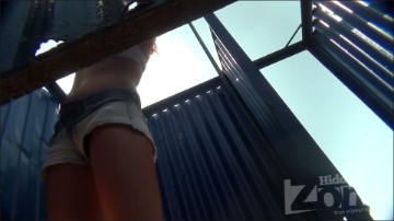 [Image: Voyeur38365131942.jpg]