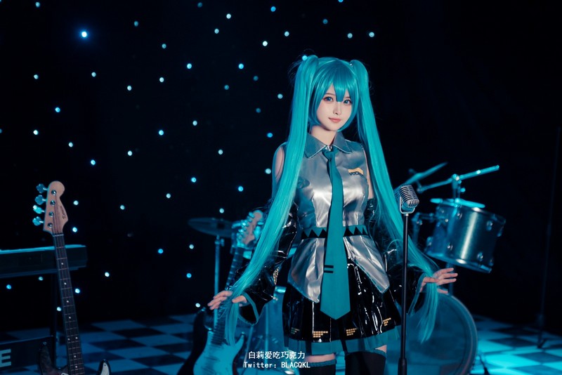 白莉爱吃巧克力 初音未来 Miku Cosplay 写真集【87P｜762MB】