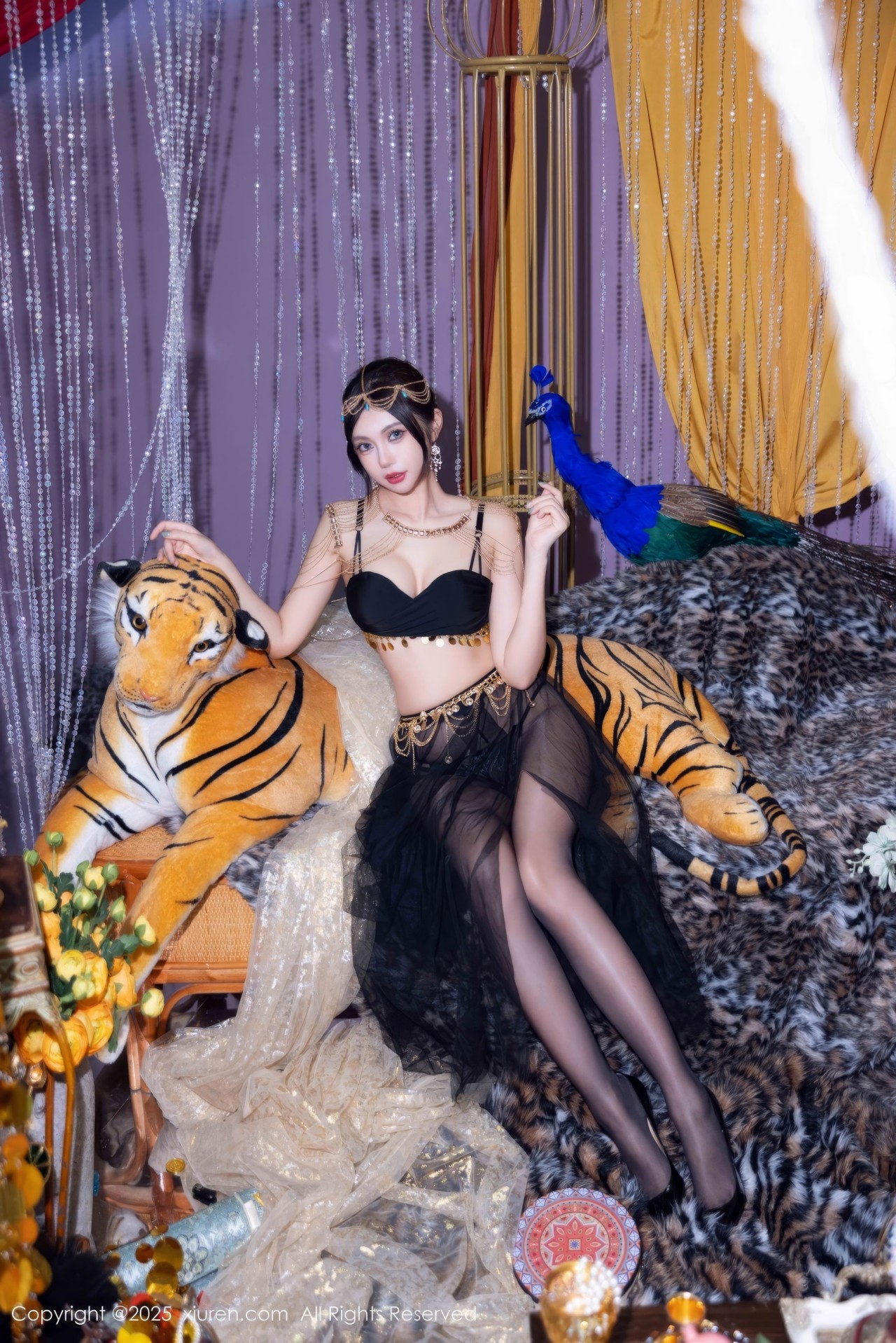 绮里嘉黑色露肩上衣图集79P，时尚造型与舞台感的华丽碰撞插图3