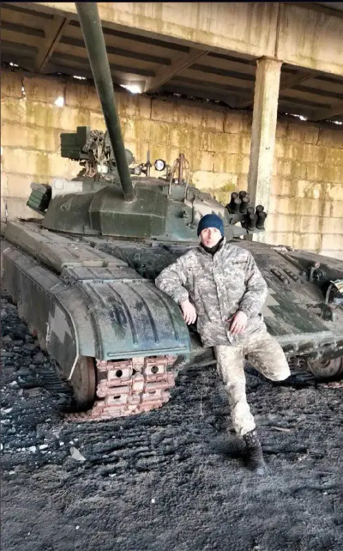 Photos guerre d ukraine - Page 31 T-64-A-ukrainien-avec-un-faux-canon