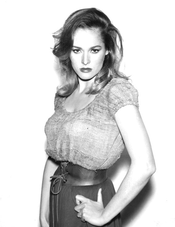 ursula_andress_b96