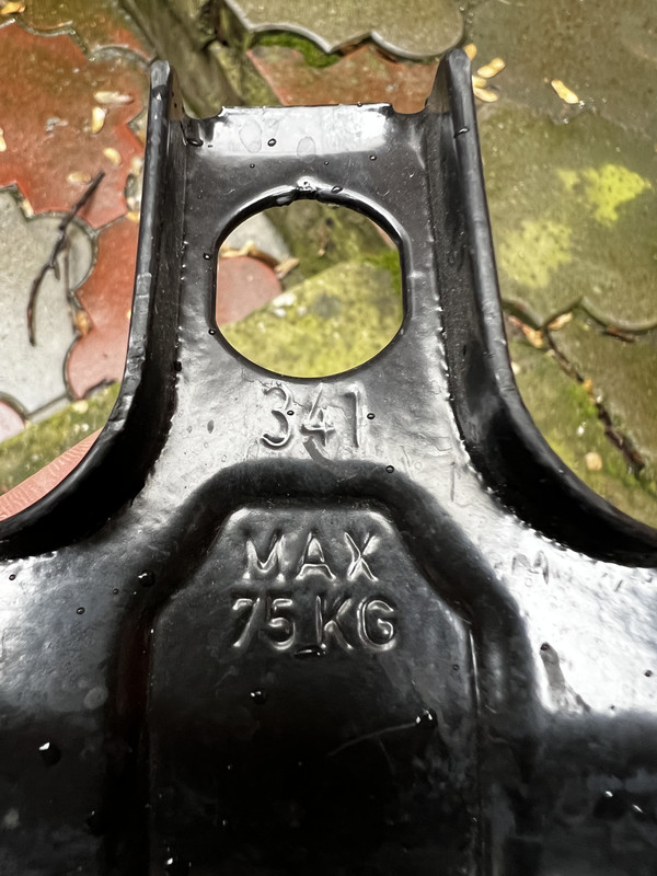 EE41D5A4-B799-41FC-9013-25483D86DAC6