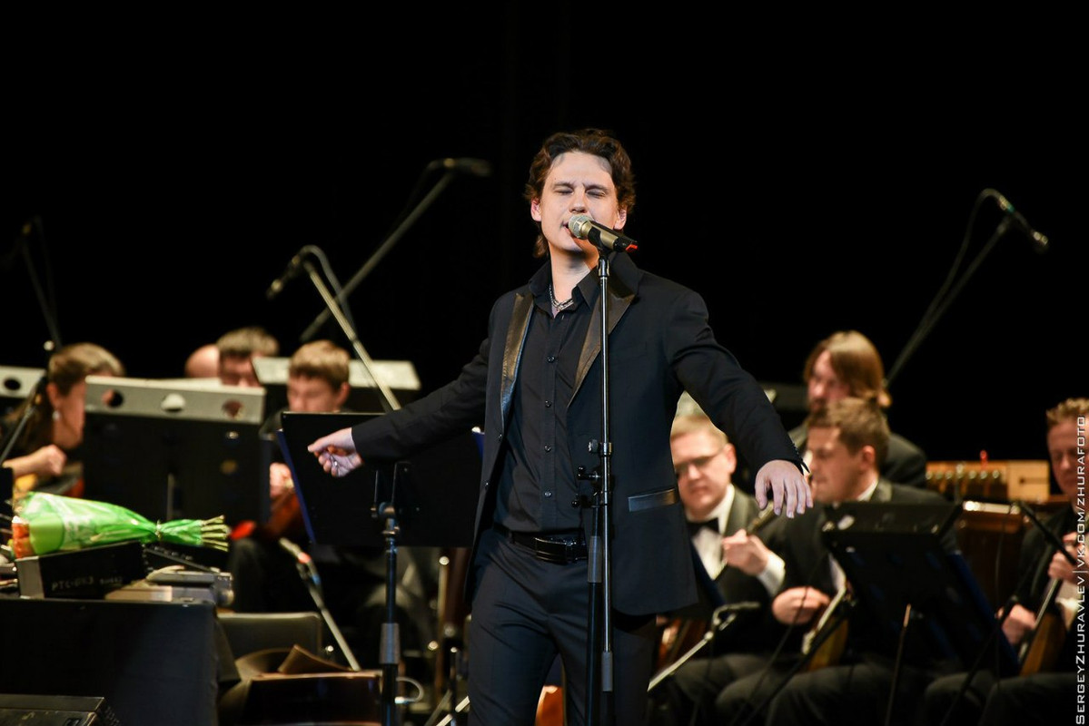 D4663816-F125-4872-A0B7-B605D81CFF7F