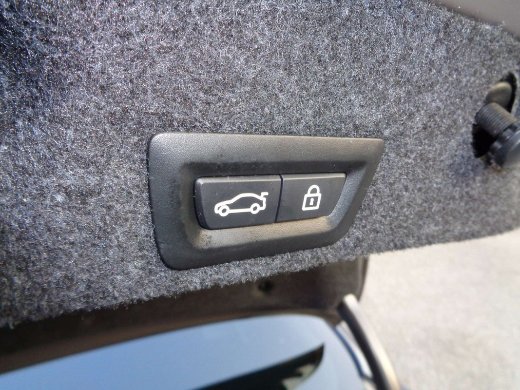 861E8AB2-29E3-4D74-B6E5-1A88D1AAA56B