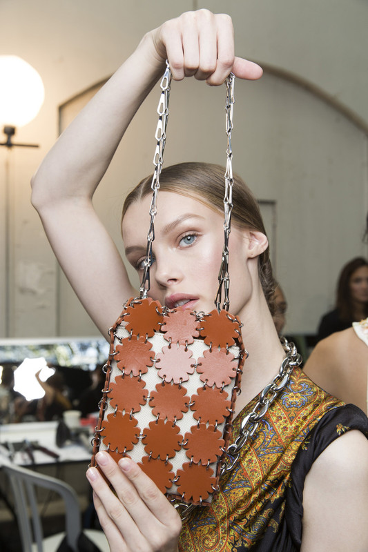 Paco Rabanne Spring 2019 Backstage wfyb_vdGI6Dx