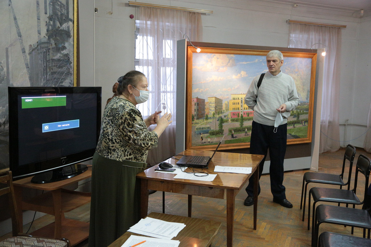 Комментирует А.В. Наболин