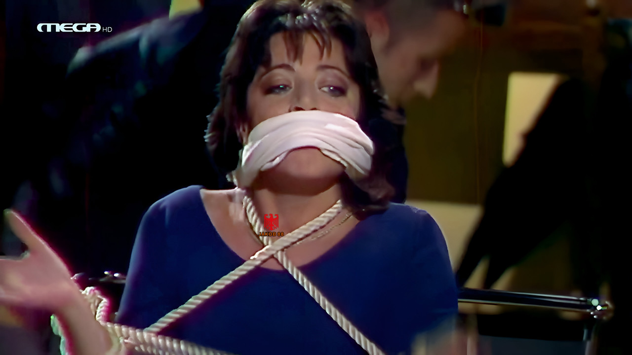 Dimitra Papadopoulou 5 - Oi Aparadektoi S02E03