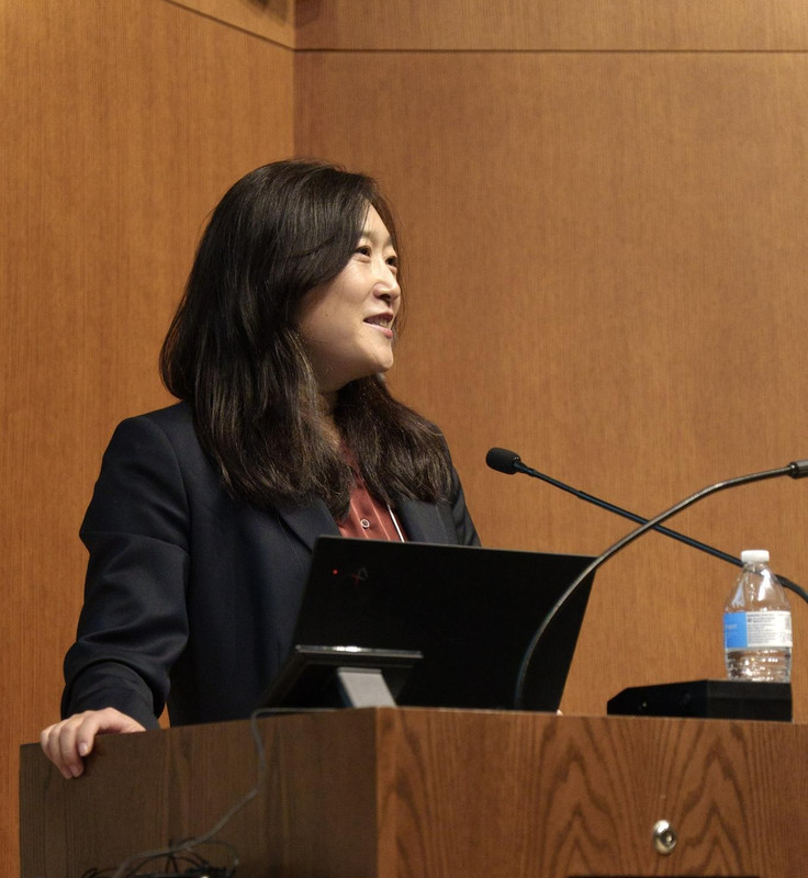 新任会长、布兰代斯大学（Brandeis University）陆熙雯老师致辞。