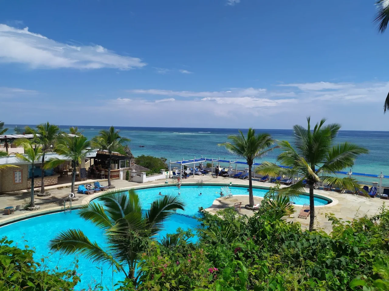 Leopard Beach Resort