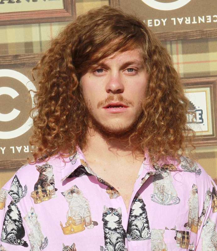 The 38-year old son of father (?) and mother(?) Blake Anderson in 2023 photo. Blake Anderson earned a  million dollar salary - leaving the net worth at 3 million in 2023