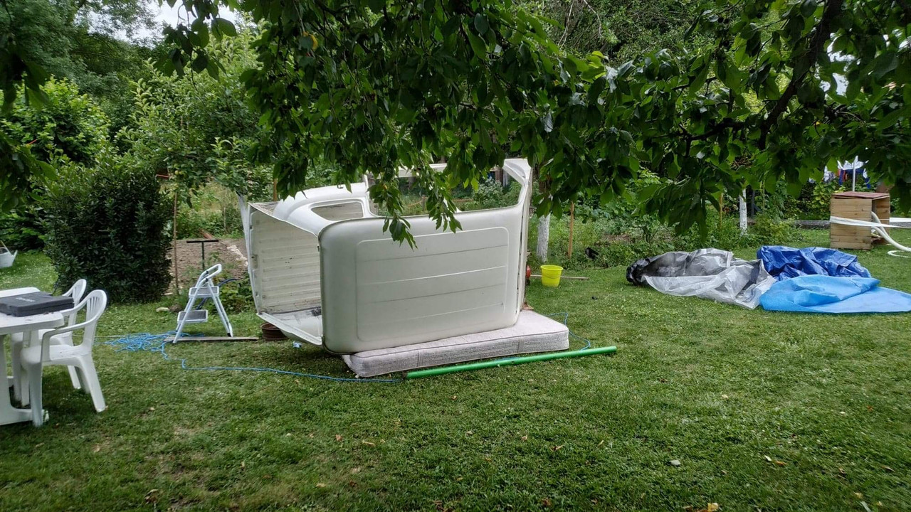 6D2A812B-1086-43C3-B1D0-2227E404E5C9