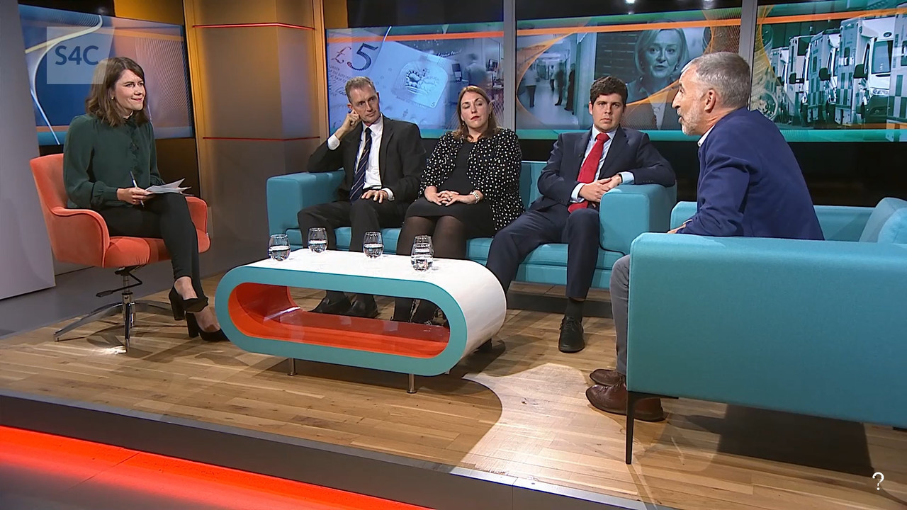 10.13 - 21.00.00 - New  Y Byd yn ei Le. Rhaglen materion cyfoes. Curr....ts_snapshot_08.01.466