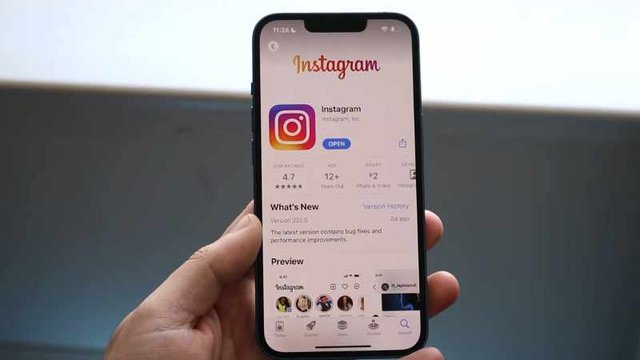 How to Like Stories on Instagram