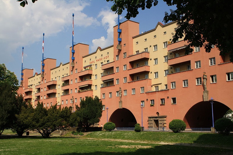 Karl-Marx-Hof1.jpg