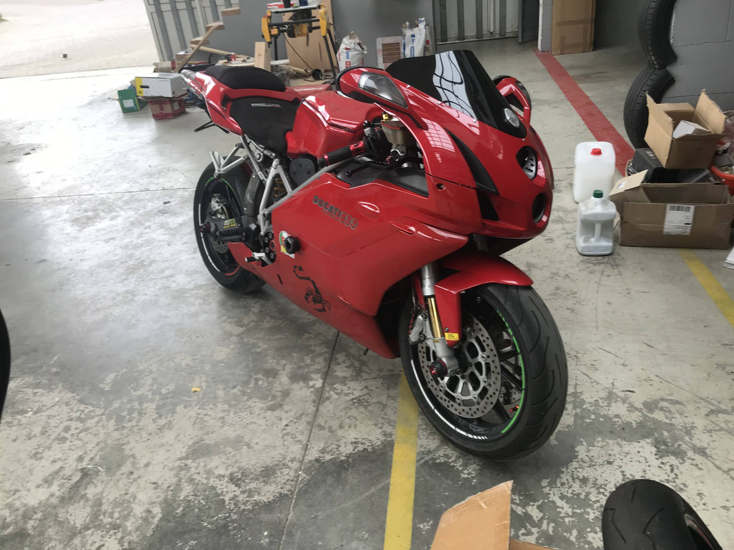 [Bild: Ducati-999.jpg]