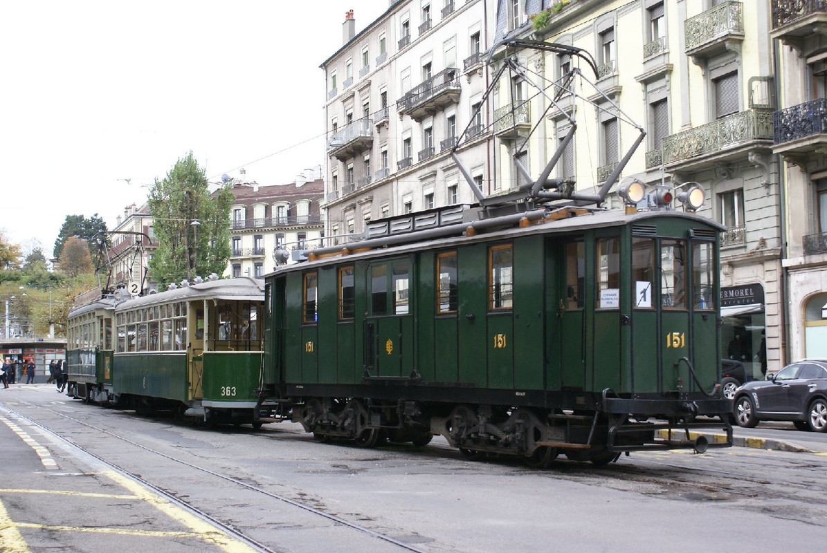 green-tram-geneva.jpg