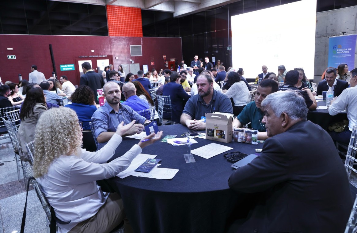 Representantes do Governo do Estado, Sebrae/MS, Sistema Fiems, e lideranças do Paraguai, Argentina e Chile marcaram presença na abertura oficial do evento nessa terça-feira (18).