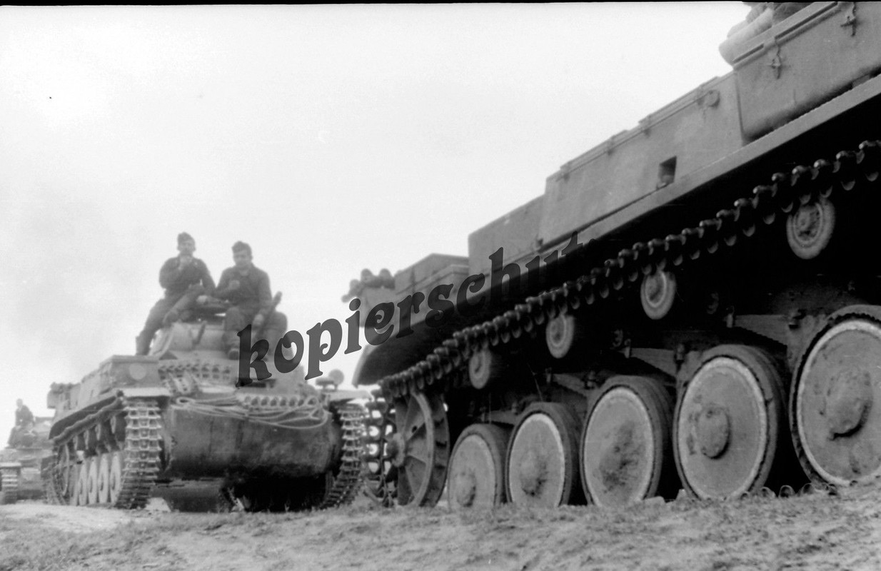 Rußland Briansk Panzer Vormarsch Panzerbesatzung