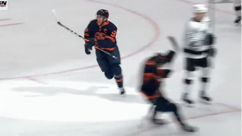https://i.postimg.cc/V6NnTQYT/Oilers-3.gif