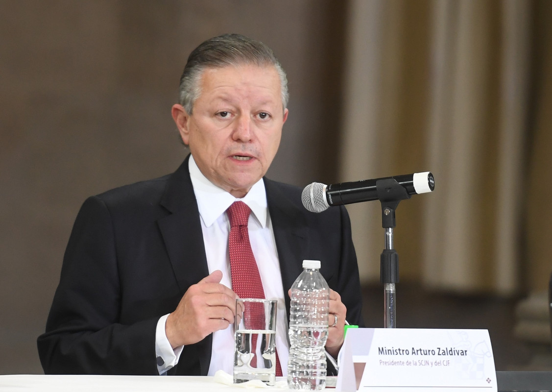 El ministro Arturo Zaldívar se queja de críticas de legisladores
