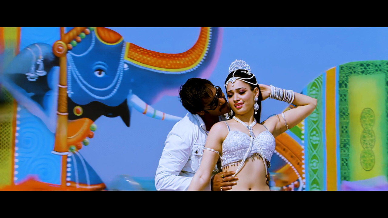 Tamanna Hot Song From Himmatwala Naino Main Sapna 4K (Best Quality).mp4_snapshot_02.07_[2021.04.05_1