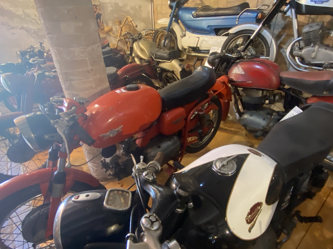 128710E6-5B33-4DFA-B6B5-D59E3F228B43