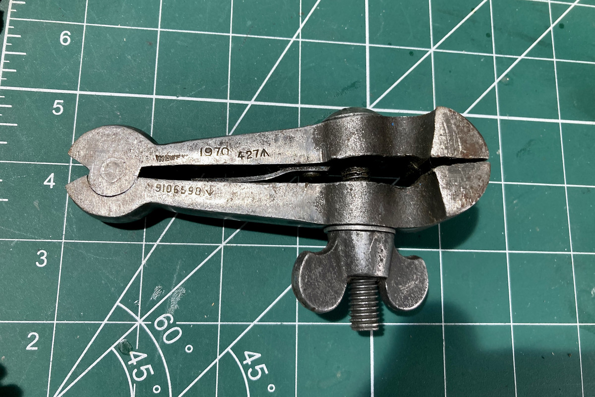 7CD67EFC-6147-44B4-B684-B0F38ABD8BFC