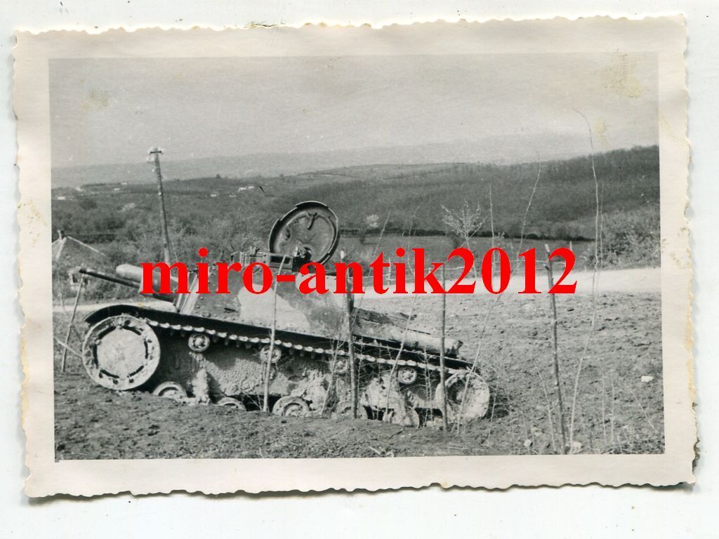 Foto, Wehrmacht, zerstörter Panzer der Russen, C