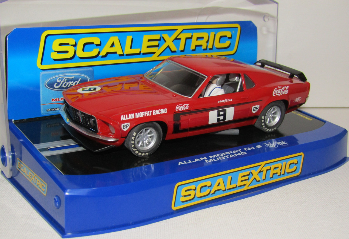 scalextric mustang