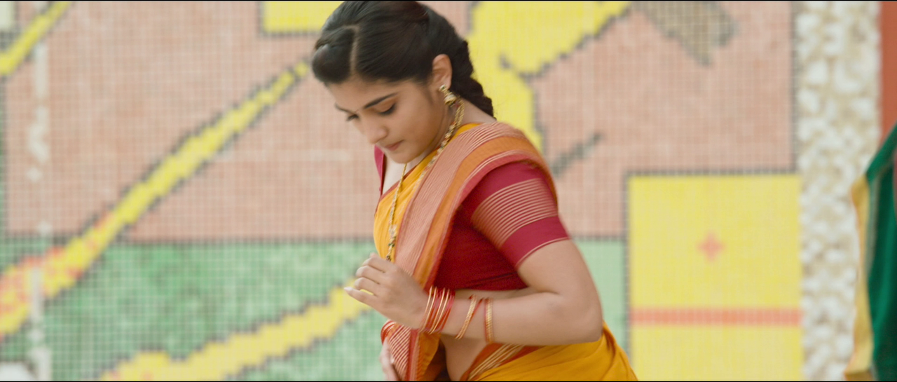 Nivetha Thomas- [SNASP] Busty ASS & Navel Sip scene -Ninnu Kori  (42)