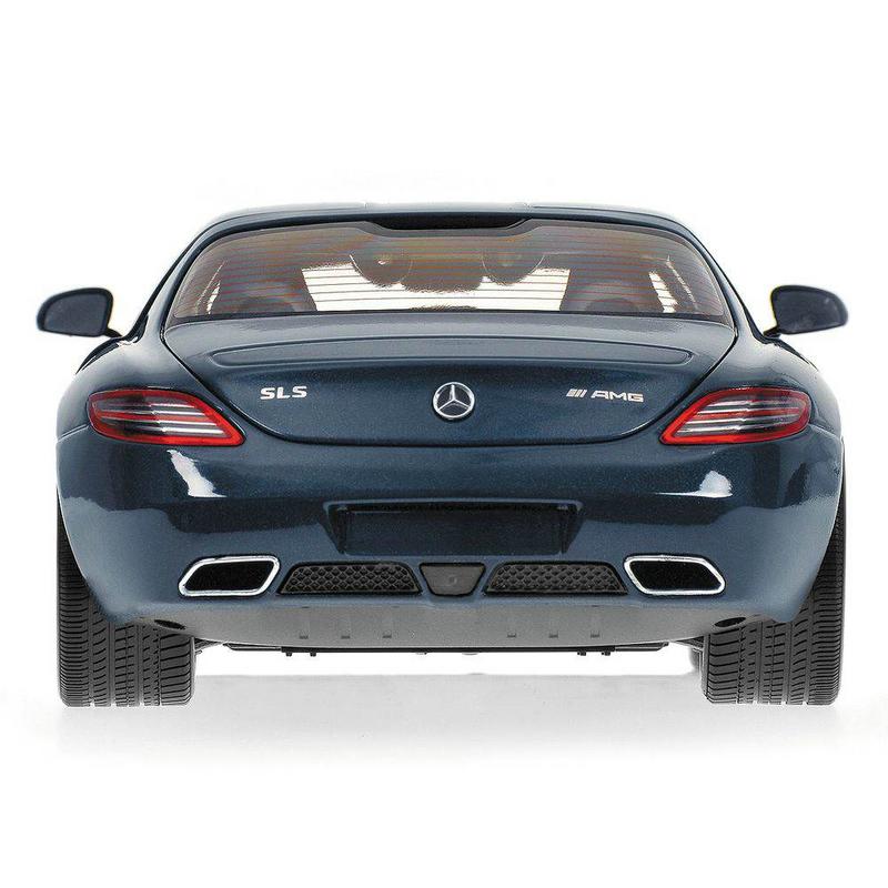 1:18 Minichamps Mercedes-Benz SLS AMG