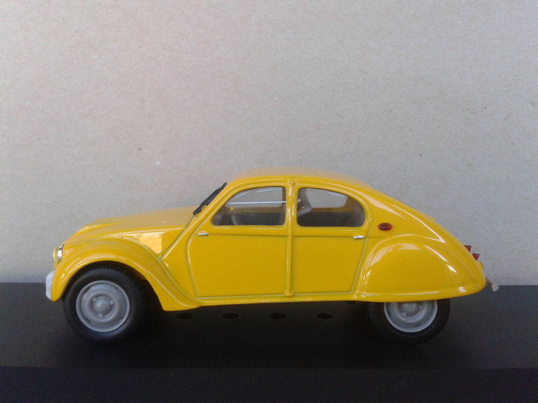 1955 Citroën 2cv Dagonet Phase II (Norev - nº12 Colección Citroën 2Cv. SALVAT) (8)