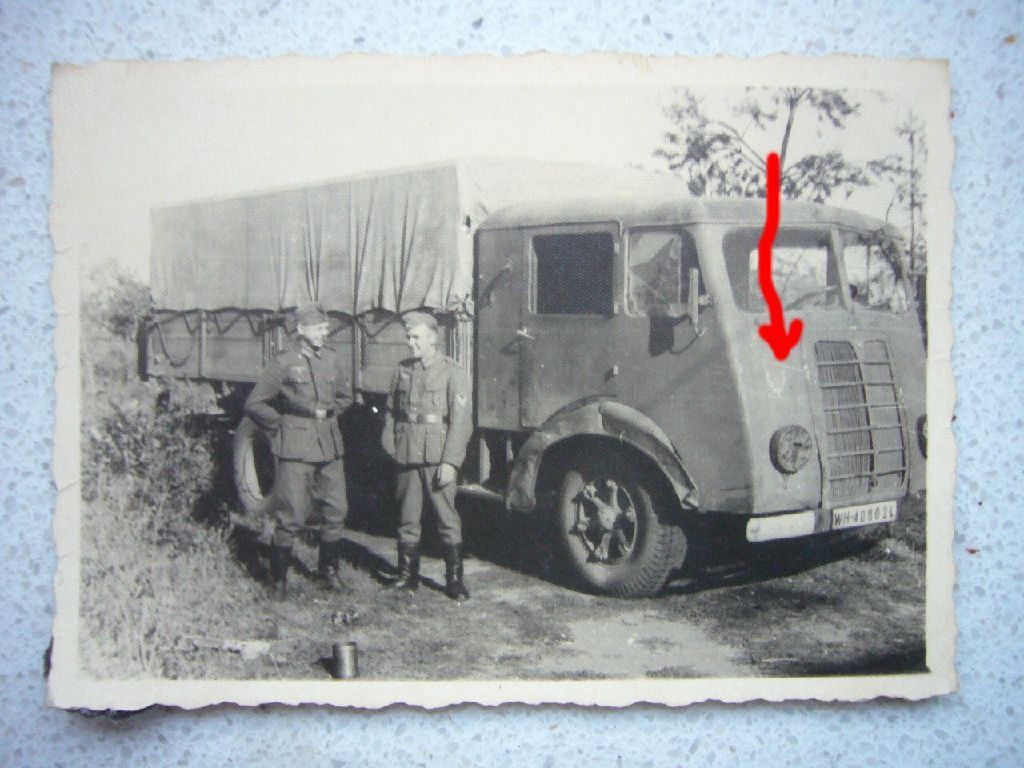 Foto wohl FRANKREICH - französischer BEUTE LKW Renault