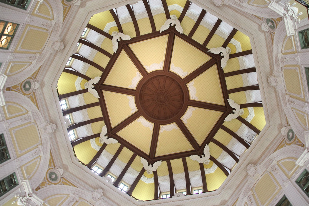 yellow-ceiling.jpg