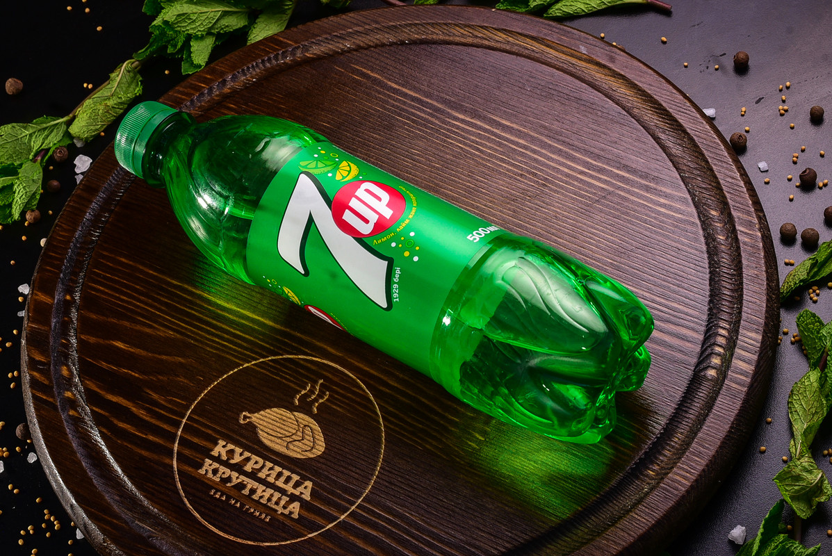 7UP (0.5л)