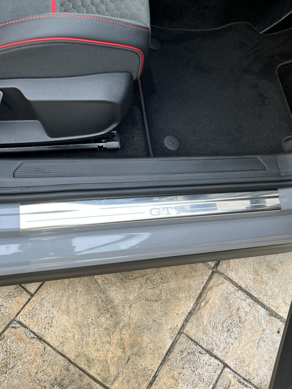 0EAAF9B8-609E-4990-9749-0979F0CB461C