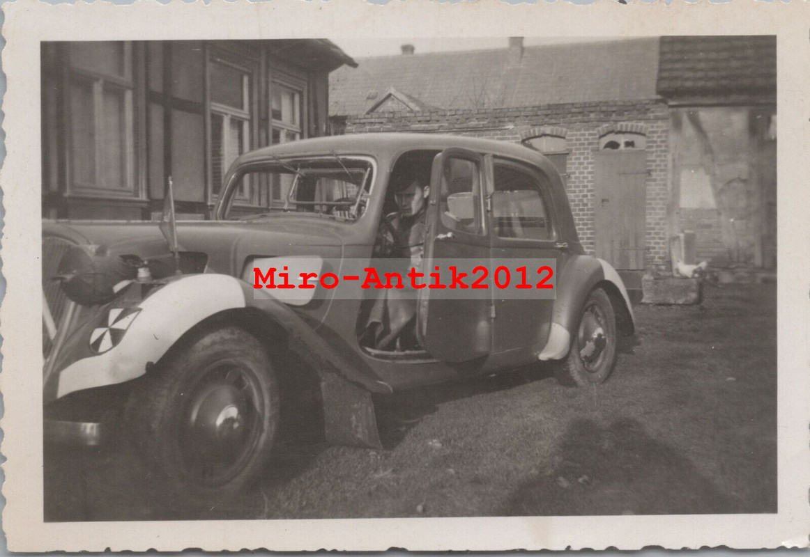 Foto, II.JG3 Udet Beute Citroen mit Maling, Berneuil, Frankreich, 01 (2)