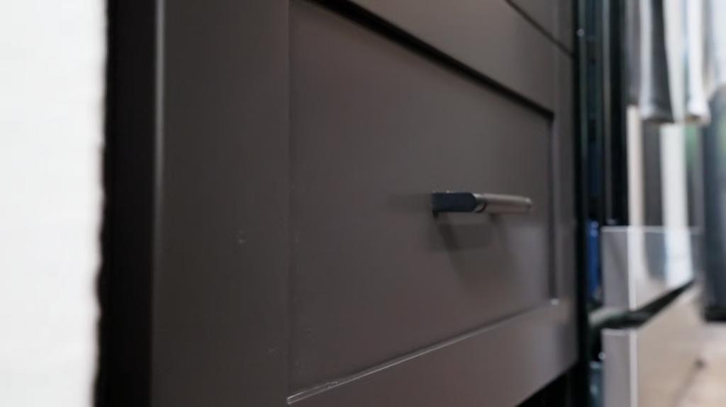 [Image: Zombie-House-Flipping-S06-E06-1080p-HEVC-x265.png]